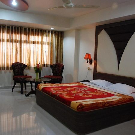 Hotel Grand Arjun Rāipur Exterior foto