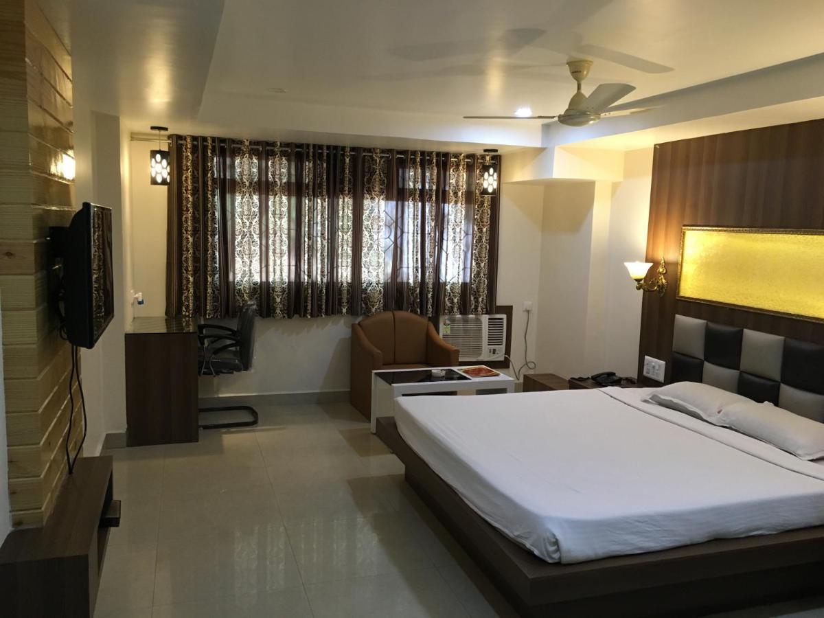 Hotel Grand Arjun Rāipur Exterior foto